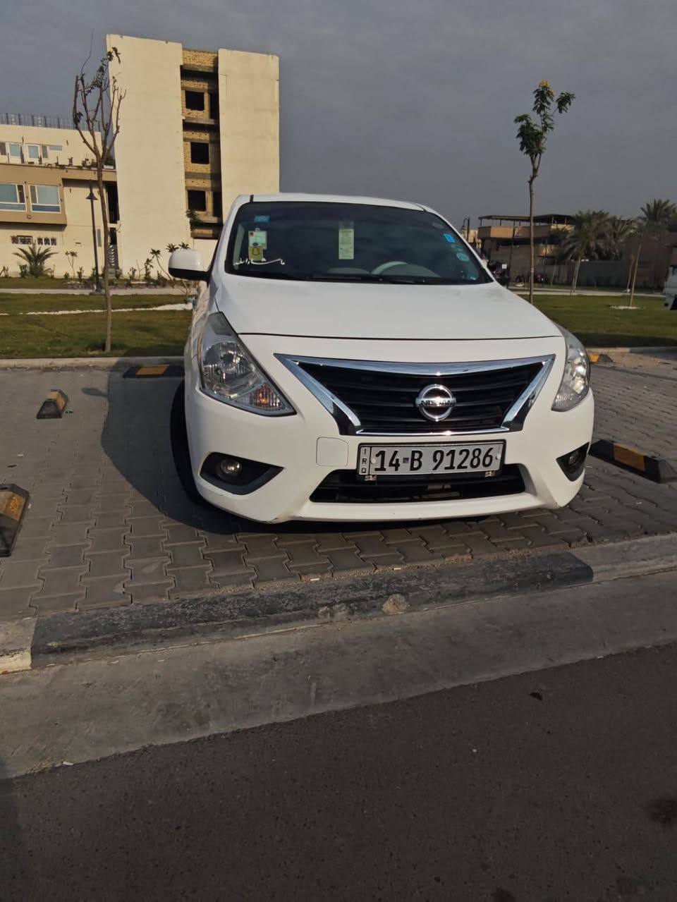 السلام عليكم 
اخوان للبيع 
نيسان صني 2022
لون ابيض 
بيها صبغ اربع قطع 
جاملغات خلفيه +جنطه + جاملغ امامي صفحه السائق
ماشيه 163الف 
معوقين بصره 
العنوان البصره -المعقل 
السعر 92مع المجال القليل 
رقم الهاتف ***********
