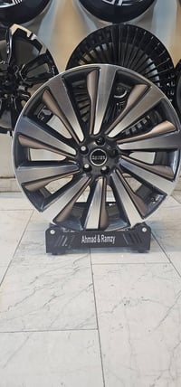 ويل كب اصلي مستعمل لوك  رانج فوك SV  موديل 24 حجم الويل 23 ينشد كل مود...