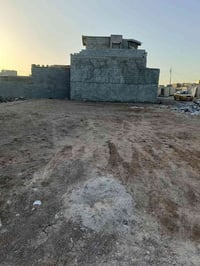 بيع مستعجل قطعه ارض مساحه 265م  ركن على شارعين 10م القطعه مدفونه وجاهز...