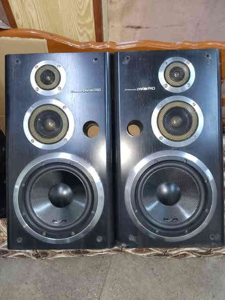 سماعات بيونير ياباني أصلي صناعة خاصة لليابان.. سماعات من أندر النوادر  موديل  Sx. 740 برو حجم ٩ انج جدد لوك نضافة 99% نقاوة صوت تختلف عن كل السماعات كوالتي فول فول  جدد لوك السعر مراسلة الصفحة أو اتصال خط أو  *********** واتساب .يوجد  توصيل
