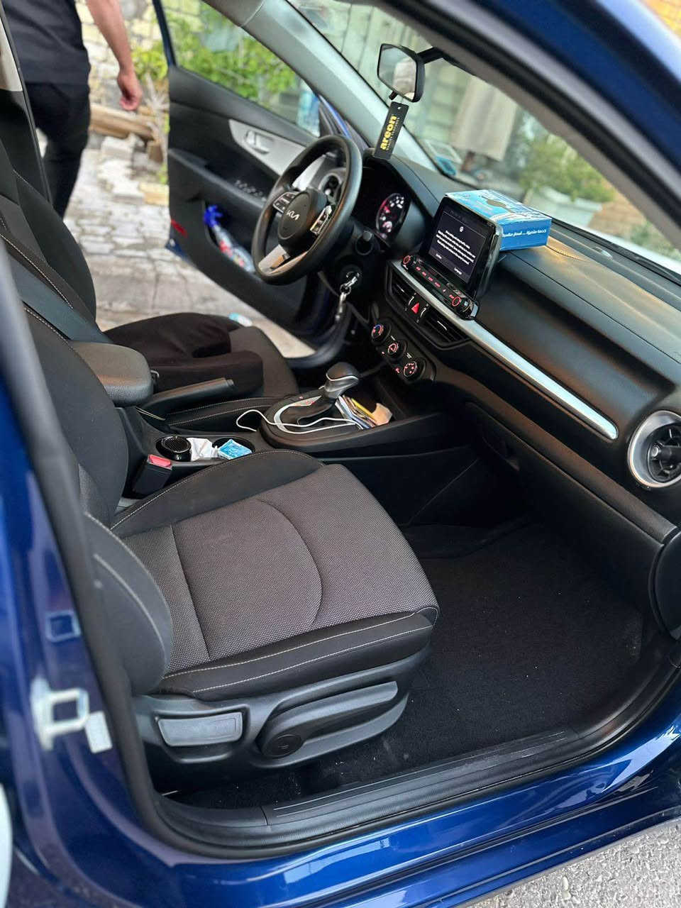 السلام عليكم 
كيا فورتي موديل 2023 للبيع 
موصفاته معروفه والسياره حادثه شبه الكلين بدون صبغ 
ماشيه 45الف رقمته قبل فتره وبسمي سياره بدون نقص تخم تاير صدر ماملعوب بيه جديد صور الحادث موجوده مكاني الشعب السعر 155 ومجاله بصيط ‭0770 294 4022‬ بغداد, العراق
