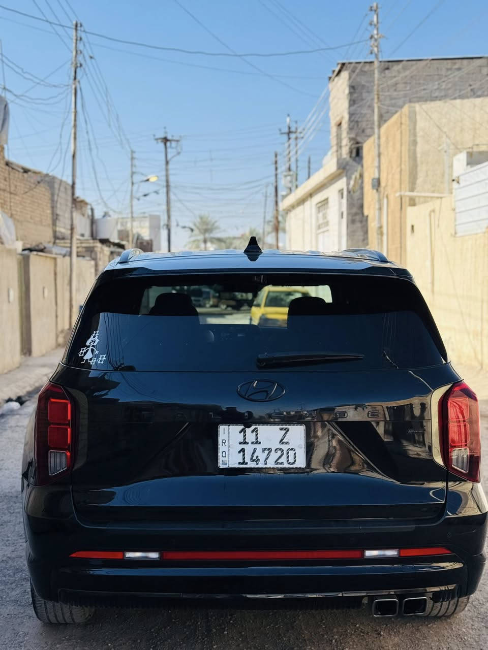 بلسايد كلكرافي  موديل  2024 نايك دشن
الارباك : ستيرن  راجع سستم
هونداي بلسايد كلكرافي نايك أدشّن

اللون : اسود
العداد : 25 ألف قابل للزياده            مرقم بغداد الدولي بسمي  
 
الضرر … بنيد مبدل بلدي  بدون دواخل شاصي لغد كفاله كفاله
المواصفات :- داخل الكشنات شامو و جلد يجي فقط بل نايك ادشن 
1-شاشة عرض داتشو 
2-المحرك   v6    3.8 
3-بصمة تشغيل + بصمة ابواب 
4-اصطفاف ذاتي(تقديم + ترجيع عن طريق الريمونت)  
5-فتحة سقف عدد 2 سقف +بانوراما
6-سماعات هارمن كاردن عدد ١٦
 7-رادار امامي  + خلفي 
8-حساسات امامي + خلفي 
9-كامرات عدد 5  360 درجة 
10-كشنات امامي خزن ميموري 
11-كشنات كهربائي تدفئة وتبريد
12-انارة داخليه (محيطيه) + انارة دشبول 
13-بردات جانبية
14-تبريد مركزي امامي + خلفي منفصل التحكم
15-تحكم ستيرن + شفتات
16-تدفئة ستيرن 
17-مرايا هيتر + تعتيم 
18-صندوق كهربائي شفط + اربع وضعيات فتح صندوق
19-وضعيات قيادة  (٤) فورويل 
20-ويل كب حجم  ٢٠ 
21-اوتو هولد + نقطة عمياء 
22-سايد بريك بصمة + مثبت سرعة
23-شحن وايرلس 
24-إشارات بالمرايا  + إشارات جانبيه
25-اوتو هولد 
26-تحديد مسار
27-شاشة ديجتال كبيرة
28-تشغيل عن بعد .
29-تدليك كشن . مساج 
30-دفع امامي 
31-ماسحات اوتو 
وبعد بيها هوووواي مواصفات معروف الكلكرافي الVIP فول 1/1 

للاستفسار اكثر  الاتصال مكان بغداد 

رقم الهاتف:*********** 
السعر 282بيه مجال الشراي
