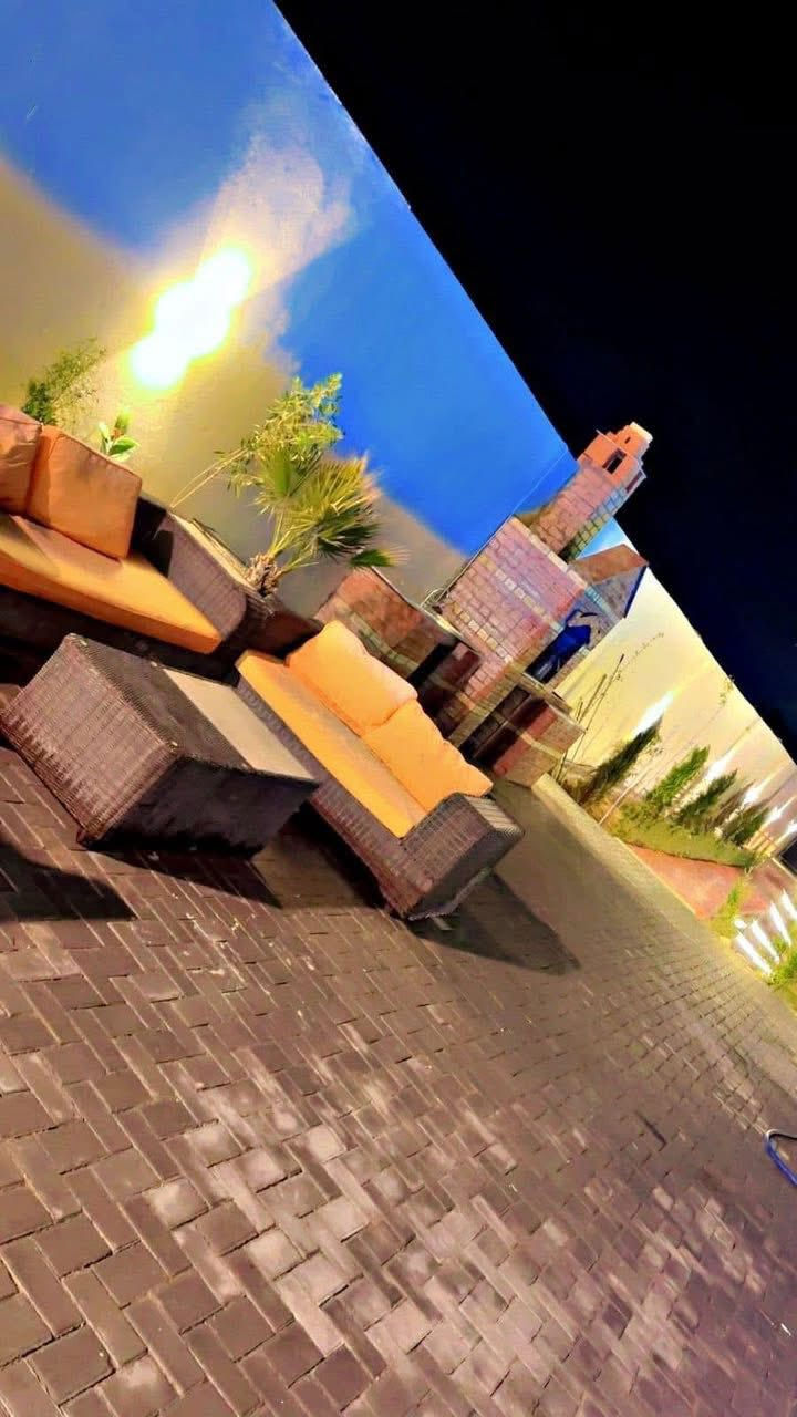 السلام عليكم 👋🏻
مزرعة للإيجار اليومي بنظام الشفتات وباسعار مناسبة 

موثقة في تطبيق اجرلي 

الموقع :الدورة ( منطقة البوعيثة ) 

هـ / ***********
