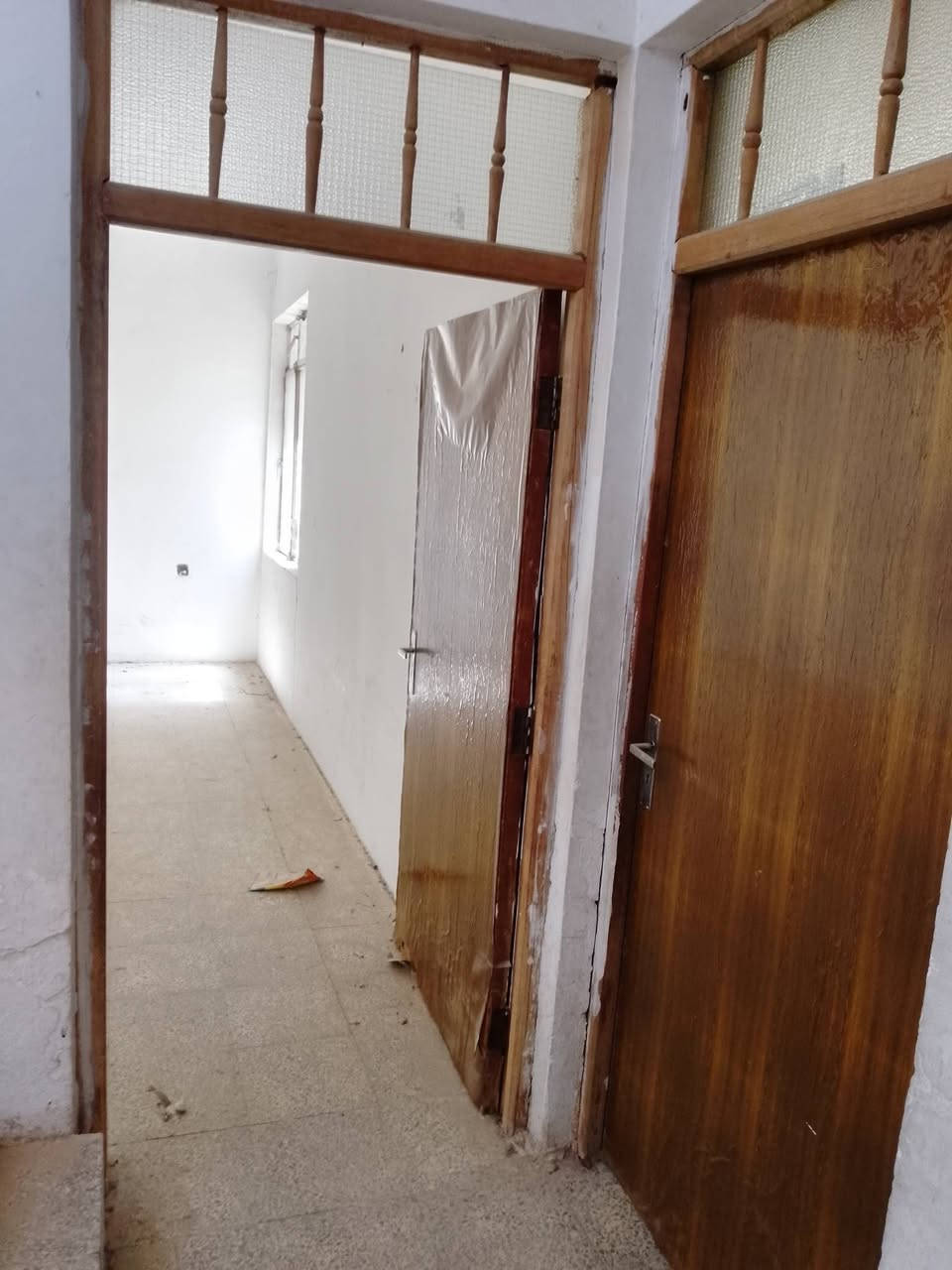 دار للبيع حي الاخاء بناء قديم  المساحه ٢٠٠ متر واجهه ١٠ عمق ٢٠ طابقين  يقع على شارع صبه عرض ٨ متر قريب على كنيسة تيتانك
المكاتبه مع صاحب العقار الشرعي 
الدار فارغ واستلام فوري 
الاتصال على ارقام المكتب 
***********
***********
***********
او مراجعة المكتب ..موصل حي النور سايدين دانيه ماركت قبل جامع ام المؤمنين عائشه مقابل صيدلية الكوثر..
