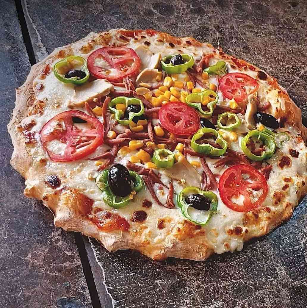 #عرررررض🔥 #البيتزااااا_بلششش 🍕🍕🍕

من فطائر و بيتزاا #كارولين 🍕

🔻 #تخفيضات_تخفيضات 🔻

علئ كافة #الفطائر و #البيتزا 

من #اليوم و لغاية 31/12/2025 ⏳⌛⏰

و #السعر_اقل_ما_توووووووووووقع

✅ بيتزا دجاج صغير #بسعر 4000........ ....
✅ بيتزا دجاج  وسط#بسعر 5000 ...........
✅  بيتزا دجاج كبير #بسعر 6000...............

✅ #بيتزا لحم صغير #بسعر4000 ..............
✅ بيتزا لحم وسط #بسعر 6000........🍕 
✅ بيتزا لحم #عائلي #بسعر 8000 ........🍕 

#السعر_يصلكم_ب .............. ⭕⭕.......... 📩

نحن لسنا الوحيدون لكن لاشك بأننا #عنوان_للجودة_والتميز والابداع و #الطعم الاصلي 
و اسعارنا #الثابتة  وماشين على مبدأ بيع كثير واربح قليل  #ورزقي_ورزقك_ع_الله
كرسبي بوكس للوجبات السريعة 
العنوان / الحلة -الثورة - شارع المركز 
ارقام  التوصيل :ـ
***********
***********
   
☑️✅العنوان بابل الثورة شارع المركز
