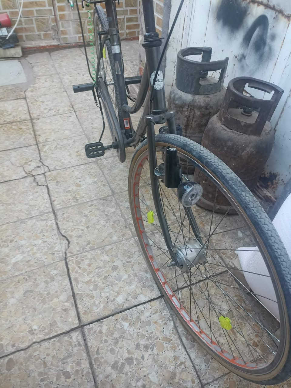 سلام عليكم للبيع 
فقط الشه واكع عليهه صبغ خفيف 
مكاني نجف حي الجامعه 
سلام عليكم باسكل للبيع سعر50 قفل قفل 
للستفسار ***********واتساب
