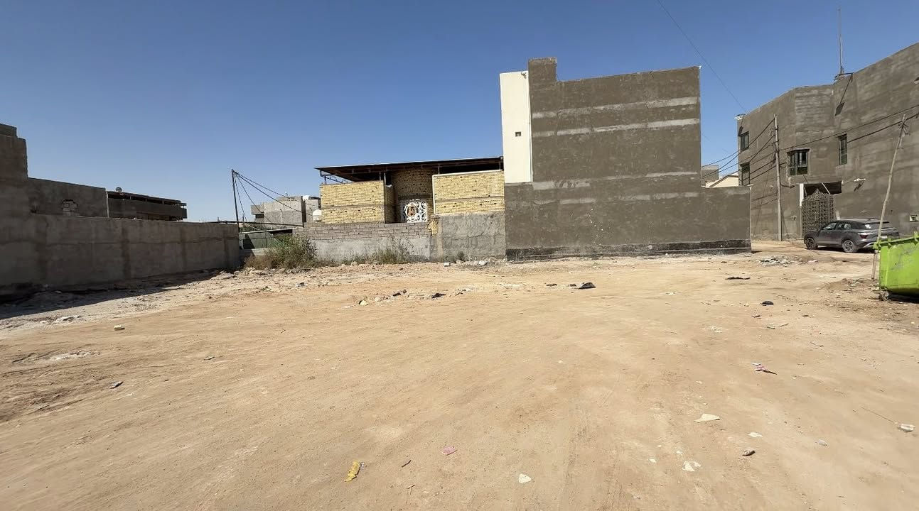 السلام عليكم قطعه للبيع تبعد ع الجسر الايطالي تقريبا500م المساحه 220م الواجهيه 8ونص لوو 9 النزال 24 العنوان التنومه طريق المرسى كوت الجوع شارع ولاية الأمير علي السعر 85وبيها مجال للأستفسار الاتصال ع الرقم ***********
