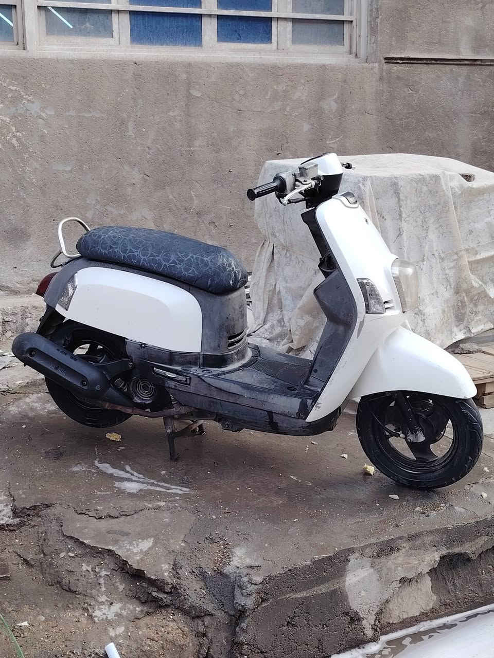 السلام عليكم دراجه بوليس للبيع نضافه فول سعر دراجه 700بي مجال مكاني بغداد يم جسر الطابق مراسلتنا عبر الواتساب او الاتصال عله الرقم ***********
