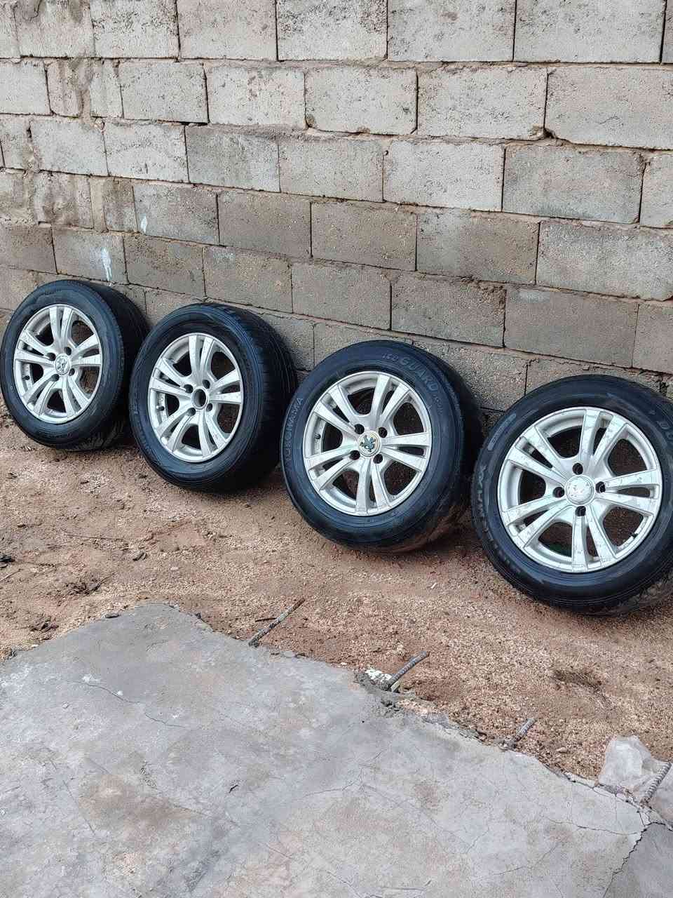 سلام عليكم للبيع 5 ويل كب سمند حجم 15 نضاف وكلشي مابيهن هنه وتايرات السعر 120 وبيه مجال بسيط المكان نجف الاستفسار اتصل ***********
