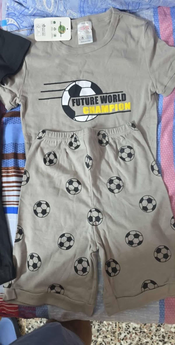 السلام عليكم
ملابس ولادي بناتي كل الاعمار قماش ليكره وفانيله 
اريد ابيعهن كلهن شلعه وحده بيهن بل ٩٠قطعه الله يشهد بالله الكريم عليه القطعه ٣ حته بفلوسهن ابيعهن وتوصيلهن اني اوصلهن مجاني تواصل على الوتساب او مازنجر اني ادخل عليكم على الخاص ***********
