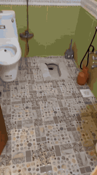 اعلان متوفر بيت كبير طابق ارضي للايجار في منطقة ثيلة قرب كلية الصيدل  مساحتة 800متر ايجارة 600وبي مجال  يتكون من كلدور واستقبال ومطبخ وصالة وغرفتين نوم ومجموع حمامات داخلية وخارجية وحديقة كبيرة وكراج كبير  للاستفسار الاتصال على الارقام التاليه ***********
***********
