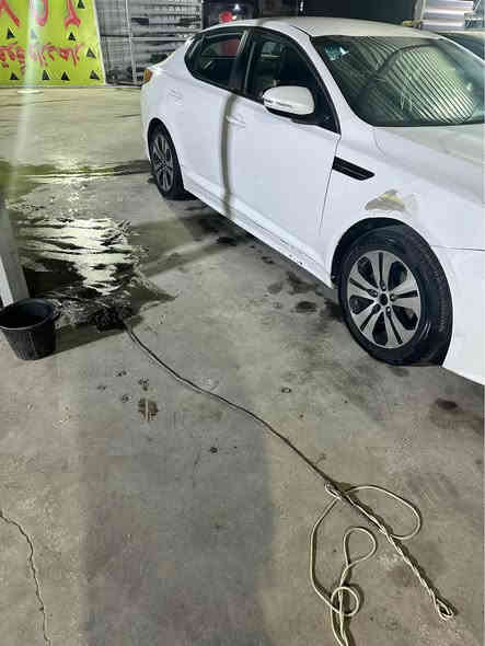 سلام عليكم 
اوبتما k5 موديل 2013
خليجي 
محرك 2000 دوش المرغوب
مصبوغه حزام 
موصفات عاديه 
تبريد قطعتين خلفي 
اناره زنون كامره 
📍بغداد -حي الجهاد 
رايدها 110 و بيها مجال 
*********** بغداد
