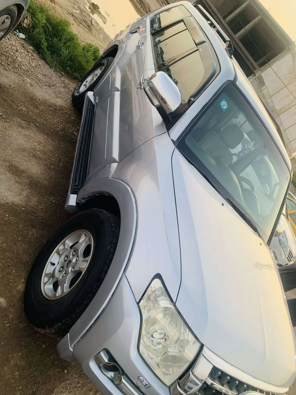 يالله من رخصة الادمن سياره باجيرو موديل 2007 رقم بغداد دولي بسمي السياره كير ومكينه وتبريد وكهربائيات كله جاهزه مناقصه اي شي فقط بيه دخان من الصالنصه السياره اربعه قطع صبغ وشويه من القماره بدون دواخل 
السياره معروضه 88$ وبيه مجال
فقط الاتصال على هذا الرقم***********
