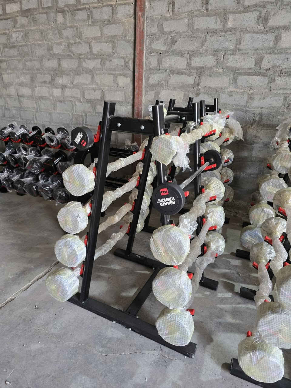 متوفر سيت بار بل مع حمالة (عدل او منحني) نوع لايف / همر 
السعر : ١٠٥٠$ 
الاتصال : *********** 
***********
