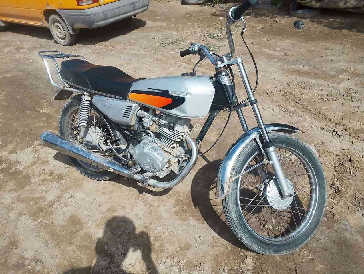 لبيع موديل 2020تايكر ( كلك) السعر 325وبيه مجال بصيط رقم الهاتف ***********
