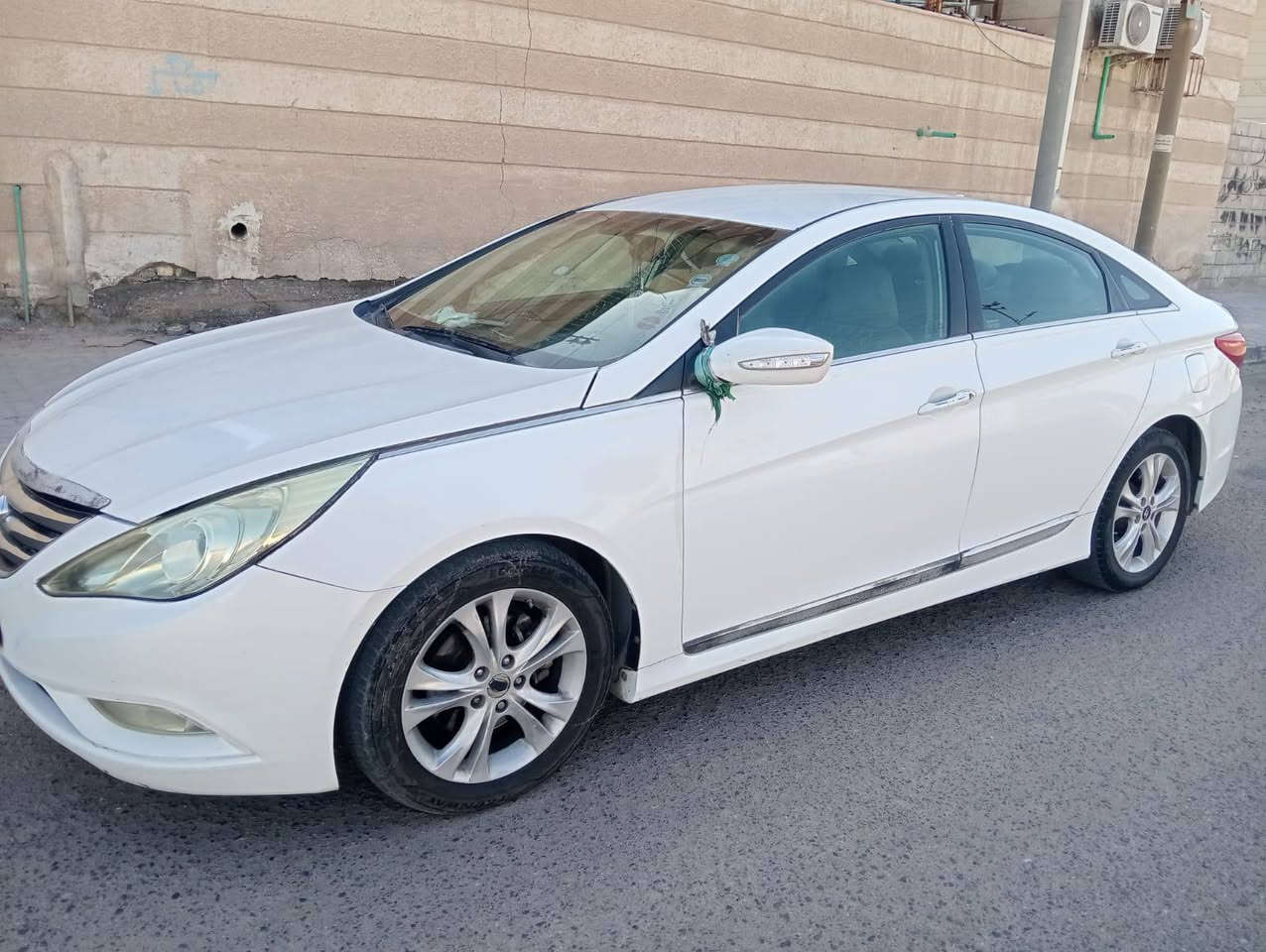 سوناتا موديل 14 وارد امريكي بيها رشت صبغ الجاملق الجيها اليمنا وربع الباب والباقي كفالة السيارة جاهزة كير محرك حداده تخم تاير تبريد بيع ومراوس كيا اوبتيما أي شي عندك تفضل خاص واتساب ***********. *********** مكان البصرة نظران البصرة, العراق
