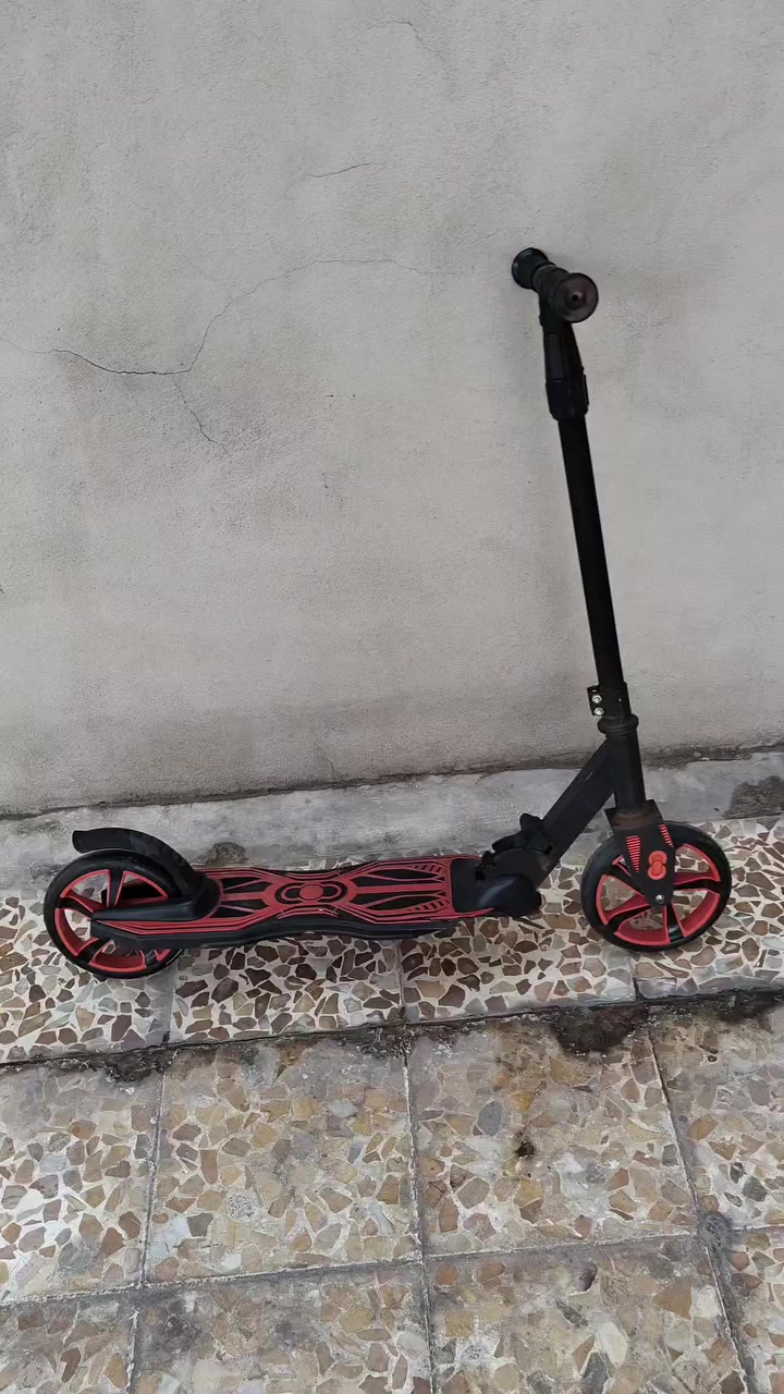 سكوتر نوعية ممتازة سعر 25 مكاني حي عدن 
***********
***********
