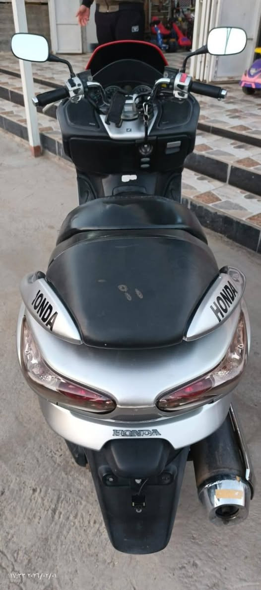 السلام عليكم.. دراجه فورزا لون رصاصي 🏍️0.8 كرستال 💎 محرك مكفول  كهربائيات فول  لايت زنون مسجل بلاتوث اواكس سماعات تايرات جديده كلجات نشاط فول اكلاجات عميه بلاد بيه كمرك اصولي كامل من كلشي دراجه خير من الله نوزل فيت بم جديد.... السعر 11 ورقه ونص او بيه مجال الطيبين الشراي يتصل *********** المكان الرمادي الجزيره البوذياب
