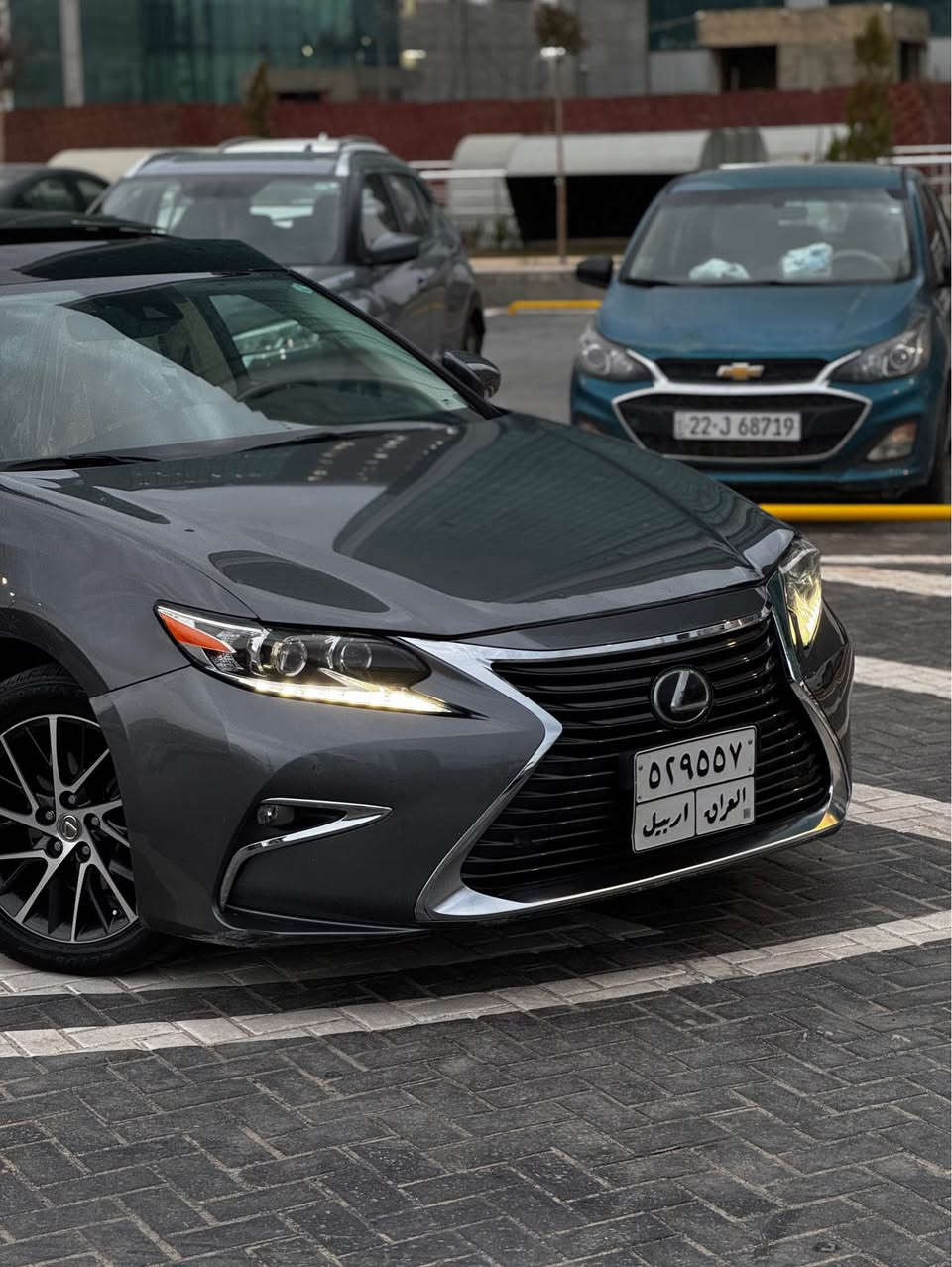 Lexus ES350 2017 بلاش 
لكزس اي اس سعر لا تسمعه ب كل حياتك 
گير محرك مكفول بدون قطرة دواخل 
موديل 2017 فوول فوول مواصفات 1على 1
داخلية مشمي 
وارد امريكي
بيه ثلاث قطع صبغ جاملغين و بونيت 
رقم شاصي EJTHBK1GG4H2247824
ايرباك سيستم دشبول و ستيرن 
مكان سيارة اربيل 
سعر 178 ورقة مجال بس حق الجية بدون مراوس 
بس بيع رجاء بدون مراوس 
واتساب ***********
ملاحظة من يجي يگول امسح المنشور ما امسحة 
حتى يصير قصمة أربيل, العراق
