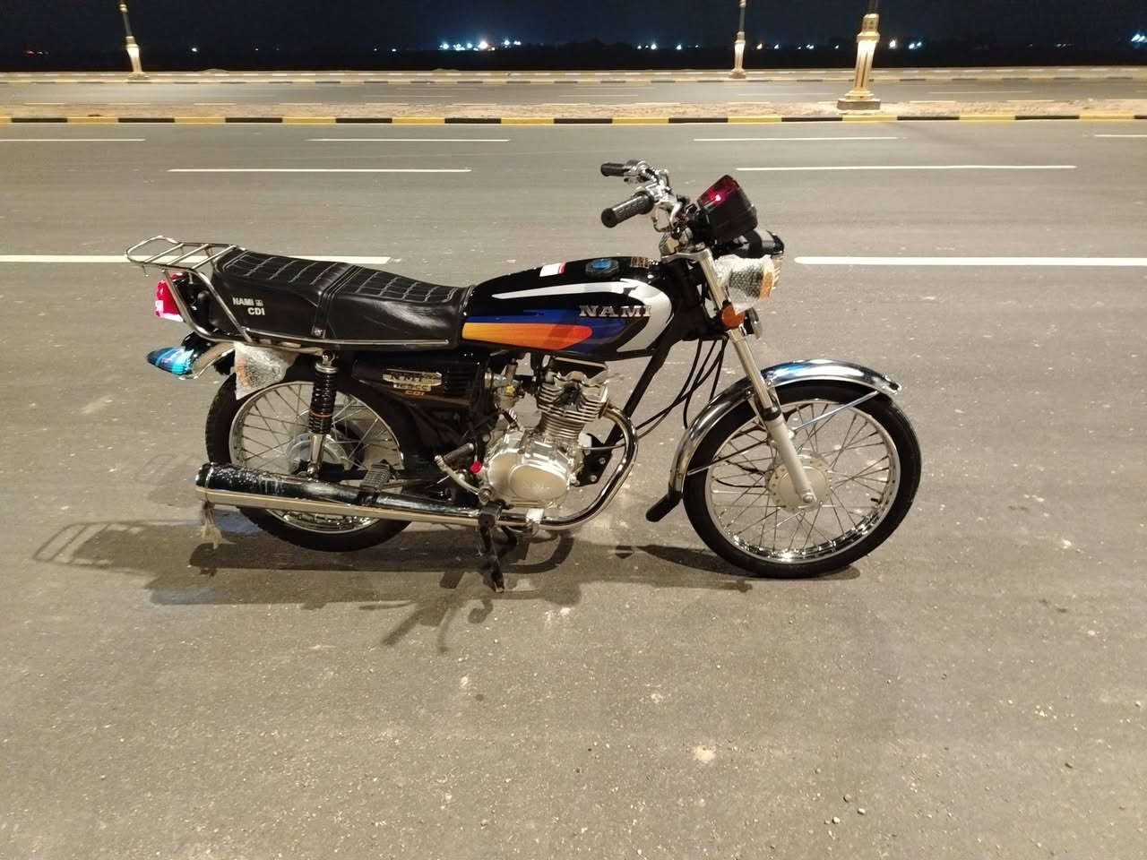 يالله دراجة نامة للبيع بدون اوراق (كلك كلك كلك)  الدراجة خير من الله مامفتوحة بس تفيلس فقط الدراجة شغالة من الطول للطول اسطاب بريك بگ لايت اشاير عينة لايت رون مكينة رون معدل الدراجة تاخذها منا اتزامط بيها كبل حتى الدهن الي اخلي امزويل 20/50 محتفظ بيها دراجة قطعة نادرة السعر والاستفسار خاص


**إذا كنت صاحب هذا الإعلان وتريد حذفه لأي سبب، رجاءا أرسل رسالة إلى الدعم الفني**