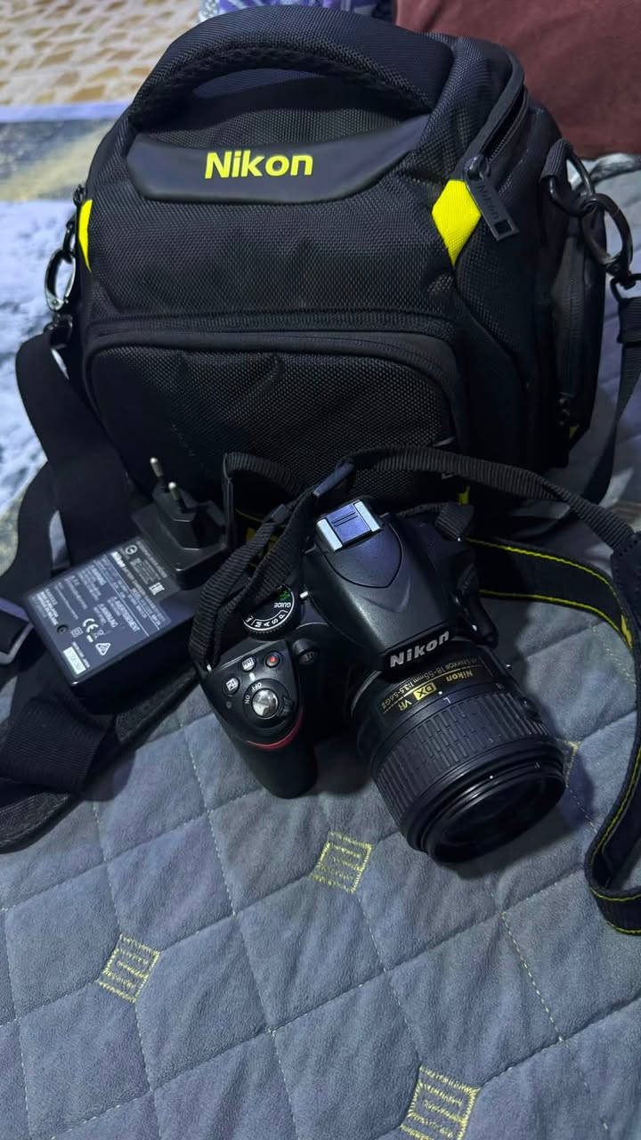 لكاميرا Nikon D3200 مع عدسة 18-55 VR II. الكاميرا مابيها عيب شغاله المكان كركوك س 150 الف وبيها مجال للطيبين المكان كركوك. ***********
