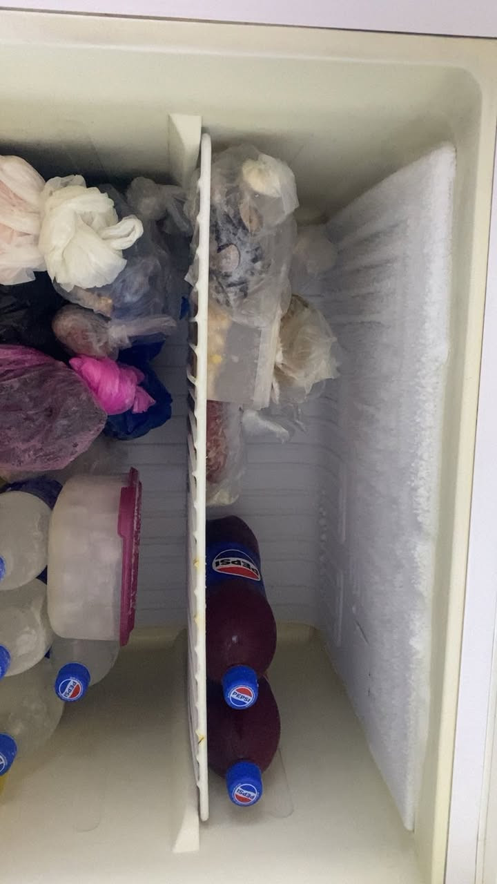 ثلاجه البيع المكان مدينه الصدر قرب نادي الجولان السعر ٧٥(***********)
