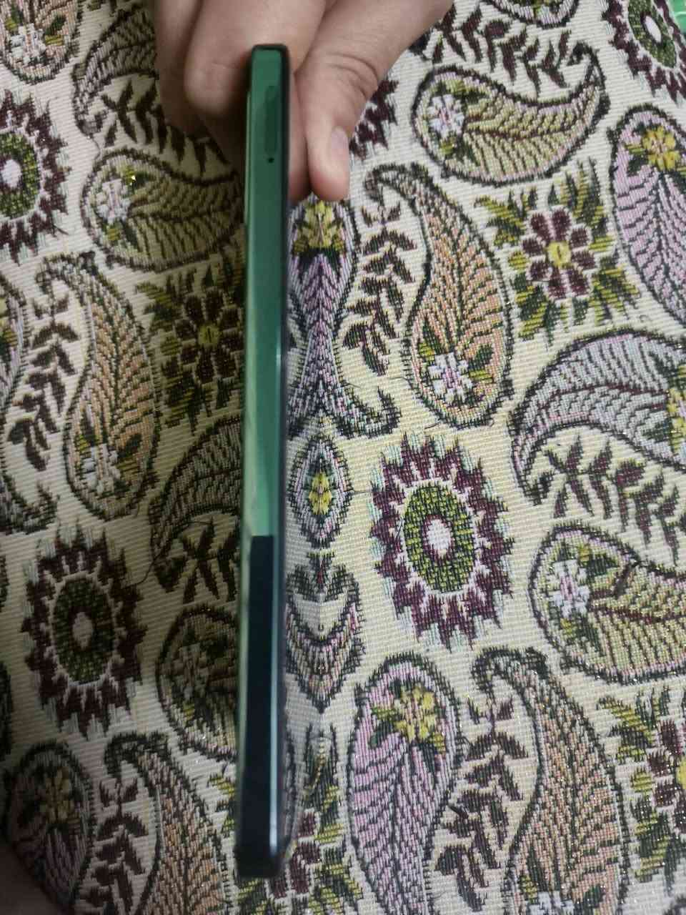 السلام عليكم عندي هذه الجهاز تكنو بوفا6
256كيكا ما مفتوح نضيف كلشي ما بي سعره 200الف بي مجال 

واتس ***********
