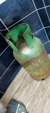 قنينة غاز • للبيع • أكد السعر