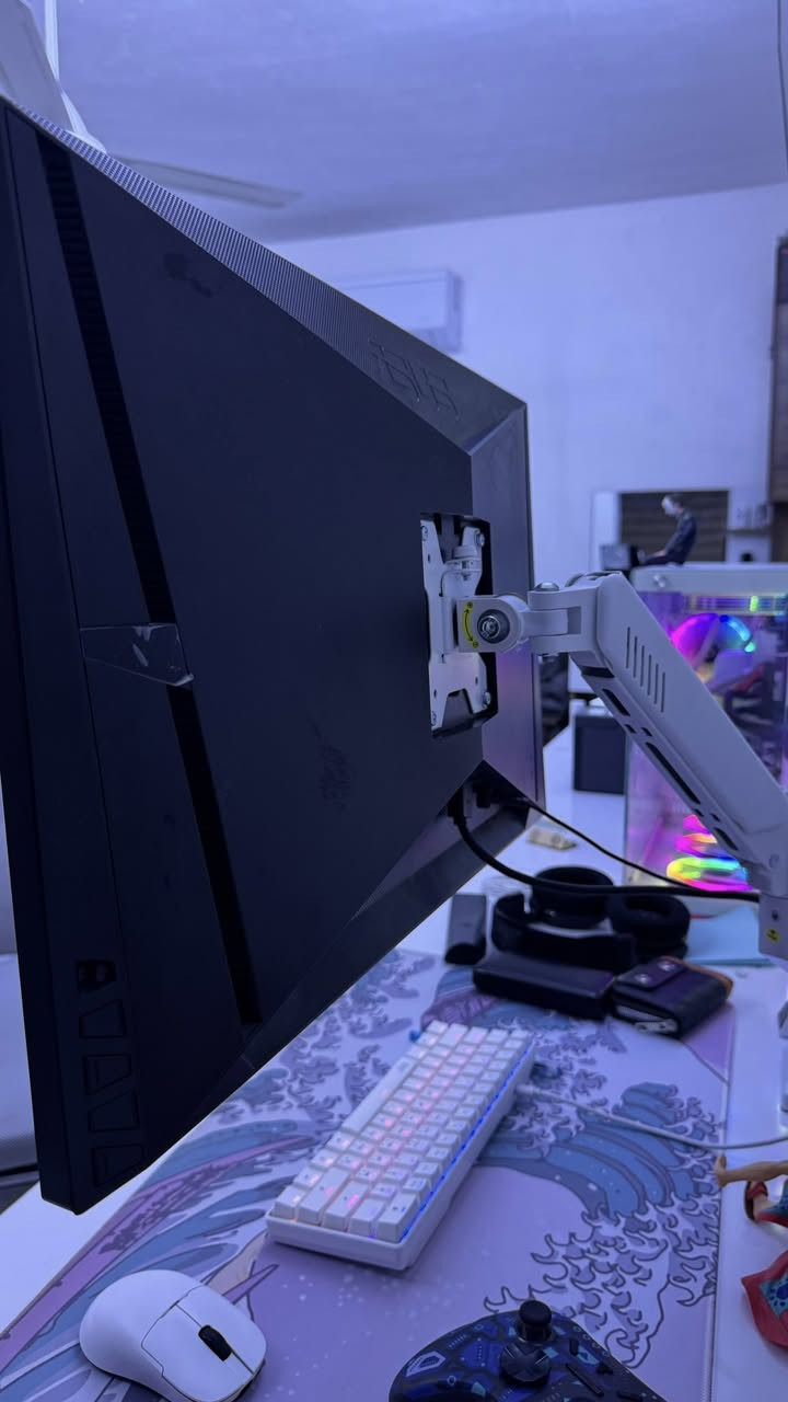 السلام عليكم شبابنة
شاشة  2k Asus Tuf Gaming الحجم 27 IPS الهرتزية 165hz تجي بتقنية الجي سينك من انفيديا تدعم HDMI وال display port وجود خاصية HDR وسرعة استجابة 1ms 
￼كامل ملحقات وصندوق اخذتهه بسعر 500 الف . انطوني سعر اذا ناسبني ابيع وسبب البيع محتاج فلوسها لا اكثر لان مثل هيج دقة وجمال متلكون . مكان بغداد حي العامل رقمي للحجز : ***********
