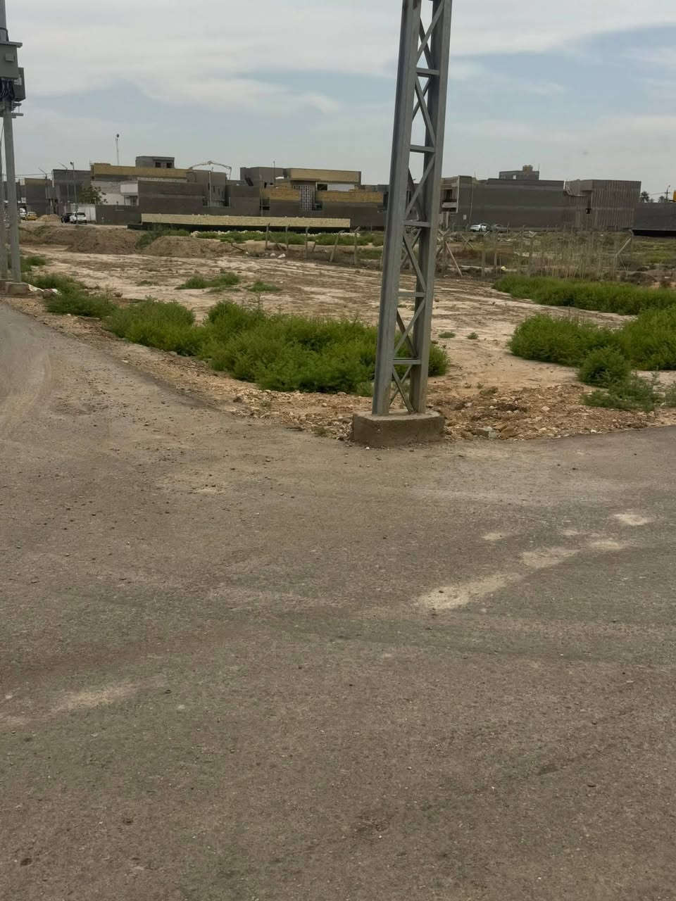 قطعة ارض للبيع ركن
الموقع حي الكفاءات موقع راقي
 تقسيم حسين حاجم 
قرب مدينة ألعاب كوين بارك 
المساحه ٢٠٠ركن طابو زراعي
خدمات كامله ٥٠متر تبعد عن شارع حله بغداد 
السعر خاص او اتصال
***********
