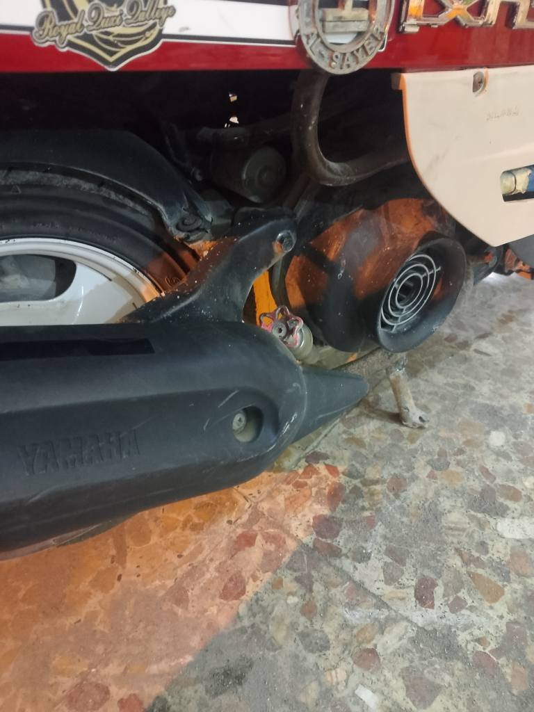 دراجه بوليسي كفاله مكينه رمبه ما صارلها فترة من شاديها الدراجه نضيفه كلشي شغال سلف هورن اشاير ليت اصطاب عينه كلشي شغال الشراي يتصل مكاني ابي الخصيب حمدان قرب جامع القدس رقمي .*********** البصرة, العراق
