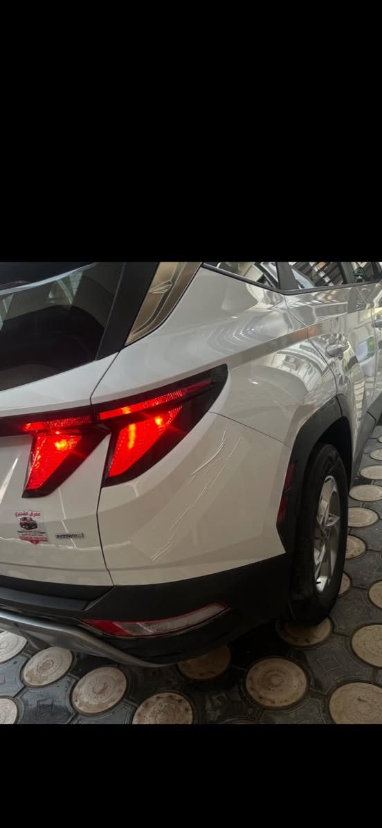 توسان للبيع موديل ٢٠٢٣بدون رقم تترقم جميع المحفظات السياره بسمي حدثها بيبان لمبدلات جدات السياره حلوه ماناقصهابرغي حلوه بدون شخوط بدون باردبجم كفاله مكينه ٢٥٠٠ماشيه ٢٨مكان السياره حله السعر١٨٨وبيها مجال صورالحادث بل منشور***********
