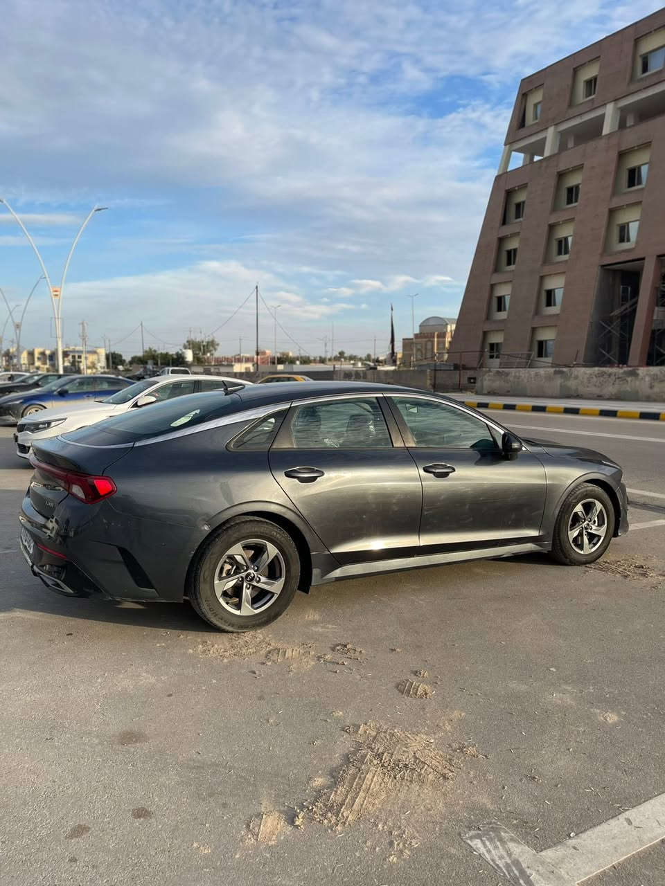 كي فايف مديل 2021 حره باسمي 
موصفات :
بصمه 
ردرات جانبيه 
شاشه كار بلي 
سايد بريك دكمه 
حساس امامي 
تشغيل عن بعد 
كير مكينه مكفولات حداديه جديده السياره جاهزه مداور ثاني يوم 
السعر 155 وبيهه مجال 
***********
