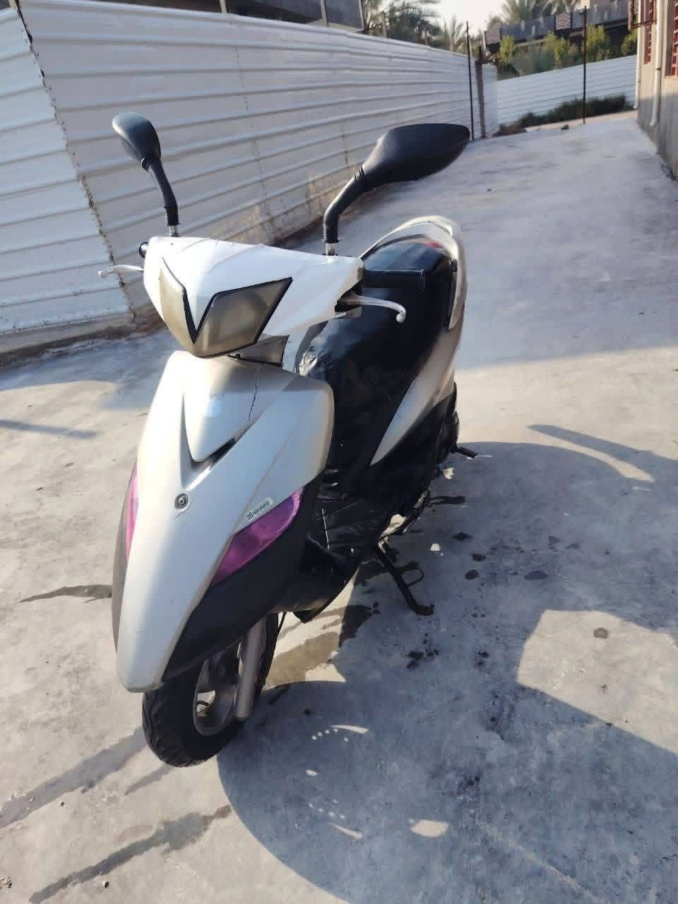 ابيع لدراجه طافيه ماعرف شبيه بس كهربائياته كله شقاله ولدراجه بضيفه مشل ما موضح بل صور مكاني لتاجي منشئت نصر *********** وبي واتساب
