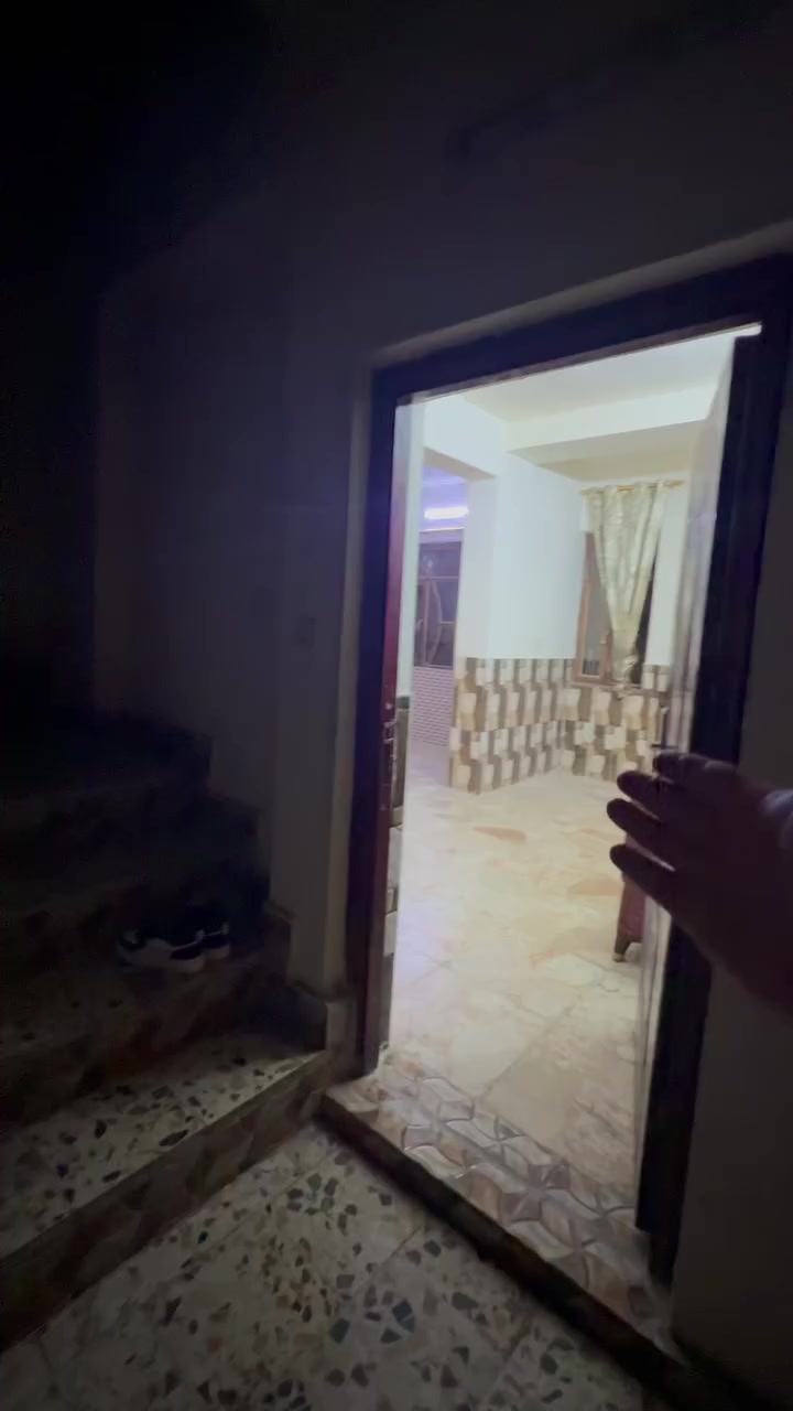 #للأيجار_شقه_طابق_ثالث_درج
سعر الايجار350الف بيه مجال بسيط
تحتوي على صاله+مطبخ+غرفه+خدمات+بالكون+سخان
+ماطور خاص بلشقه يعني الشقه متكامله
الموقع الاعضميه شارع الجرداغ مقابل مطعم قدو بنايه مرتبه
للاستفسار:***********
