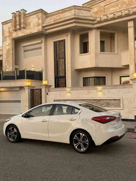 سيارة سيراتو خليجي 2014 
شرط كير محرك صدر امامي خلفي جاهزها اربعه تايرات جددت موصفات معروفه سونار مرفق مع صوره فقط هاي ملاحظات بيها سياره كلش جديده سنويه وهزه وارقام جددت سعر 130
***********
