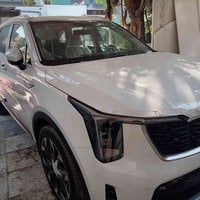 سورنتو ٢٥.. اربع سلندر ويل ٢٠..ماشيه ٩٥٠٠..وباقي المواصفات معروفه السع...