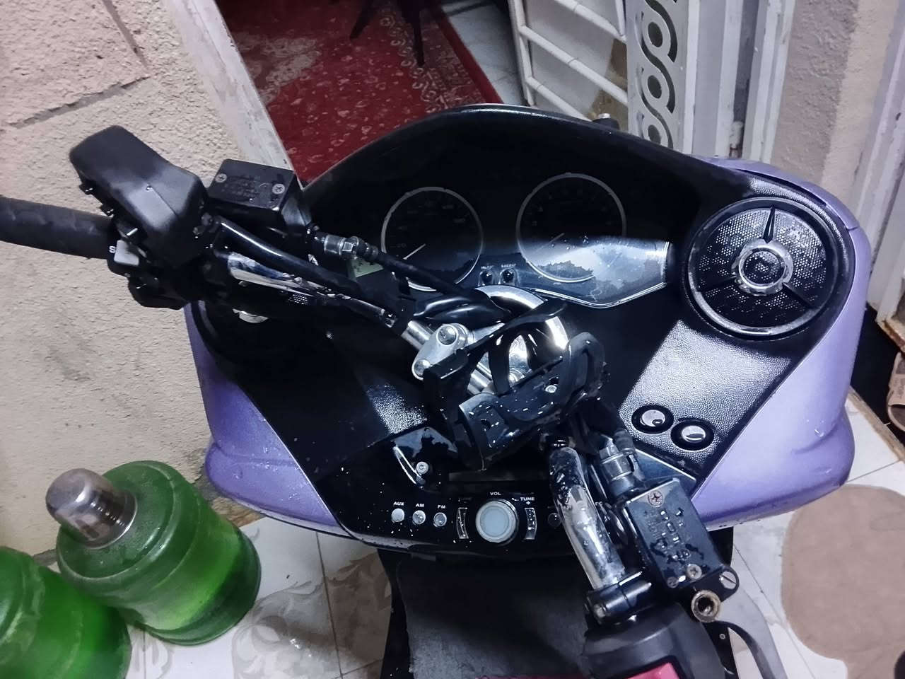 فورزة 010  مكفوله لون مميز بنفسجي فاتح دراجه اي نقص مابيها مكينه ناعمه ماتسمعلها صوت الامبثري هوة والتحكم شغال  السعر (مليون و٢٥٠ )مكانها  حي الحكيم ***********
