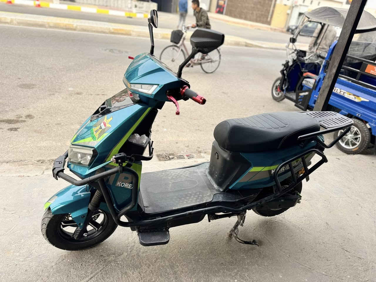 دراجة شحن سكنس حديث
مستخدم قليل 
النضافة كدام عينك 
البطاريات زيتوني  
عدد البطاريات 6
البطاريات كلهن فول 
كلشي شغل بي 
سعر 650بي مجال إذا شراي 
العنوان كامل مقابيل 
مول الفلوجة 
 بي واتس ***********
***********
