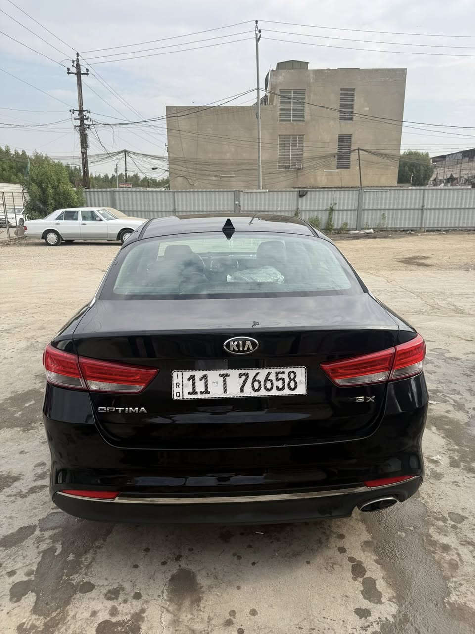 السلام عليكم
اوبتما 2016 وارد امريكي رقم بغداد 
فول مواصفات عدا الفتحة 
بصمة تشغيل + ابواب
مري شفط + قلاب 
كشن خزن + كهرباء
تدفئة ستيرن + كشنات 
داخل جلد
حادث السيارة قطعة وحده قبق جنطة 
صور الحادث موجودة بالمنشور 
السعر 127 
مكاني بغداد الامين الثانية 
***********
