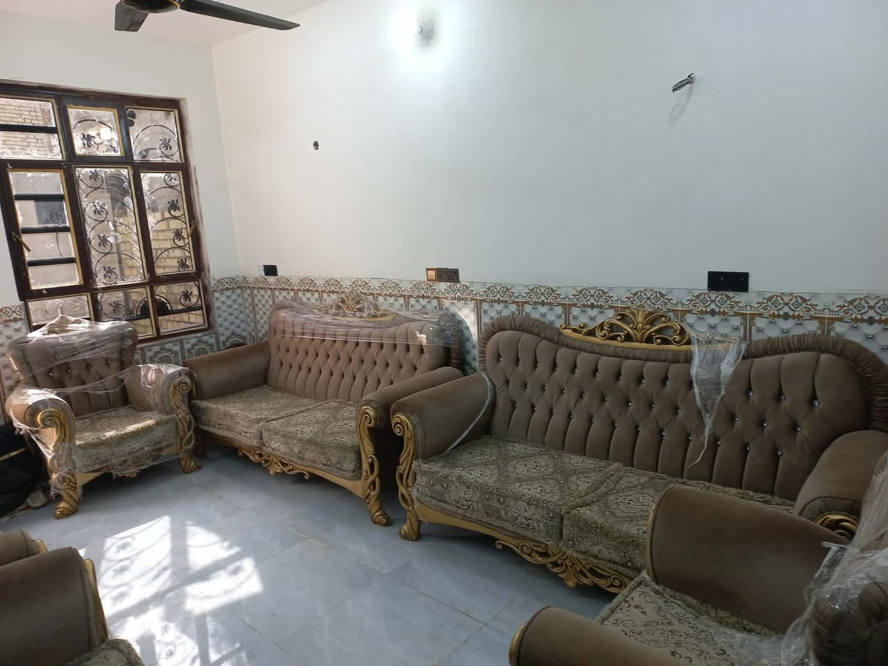 سلام عليكم

تخم للبيع  

باله جديد ما مستخدم 

تخم االملكي تركي 10 مقاعد 
سعرة 750 

للاستفسار رقم *********** او خاص
