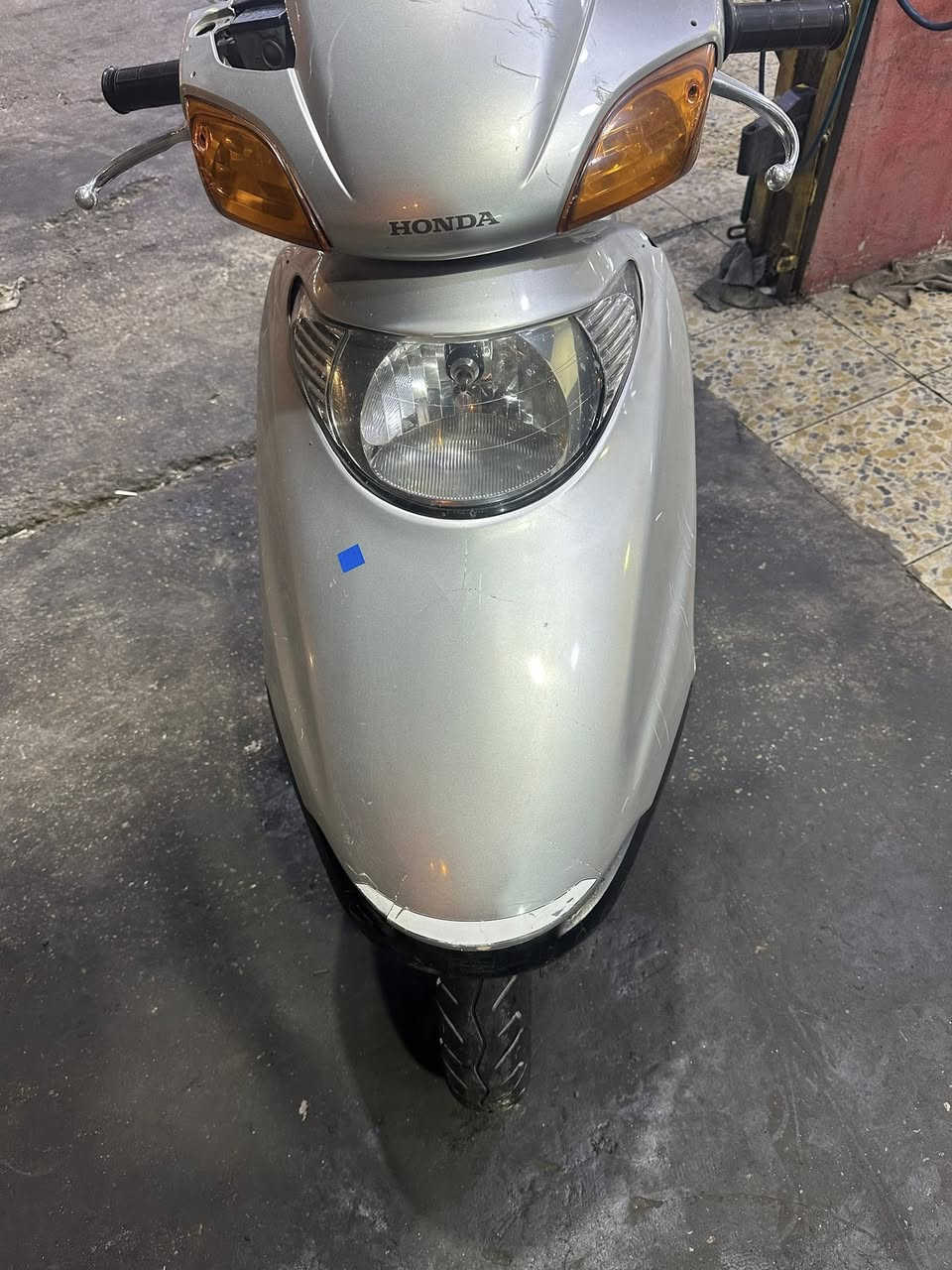 سلام عليكم دراجه سبيسي دارجه خير من الله بس نقصه كلج امامي الي بيه تعبان سعر 550وبيه مجال***********
