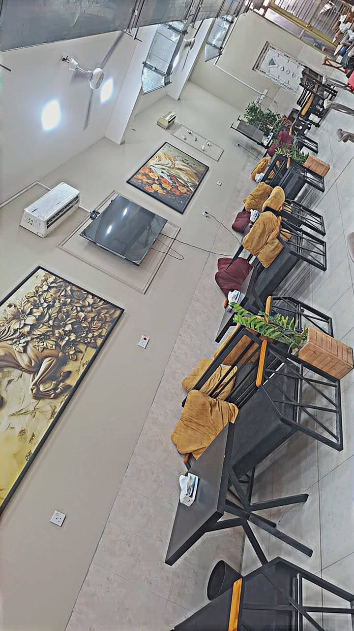 #اعلان_للبيع_سمايل_كافية
🔥🔥🔥🔥🔥🔥🔥
#ســـمــايــل_كــافـيـة بغداد حي الحسين شارع 20 قرب اسواق كاردينيا
بيع كوفي جاهزه بكل محتوياتها

1_ 5 سبالت تعليك 
2_ مبردة مركزية (1)
3_ 5 بلازمات 
4_ مجهزة سستم كامرة كامل 
5_ مطبخ كامل محتوياته 
6_ 17 ميز 
7_ اثاث مودرن كامل 

#للأستفسار اتصل على الارقام :• 
*********** علي صباح 
***********
