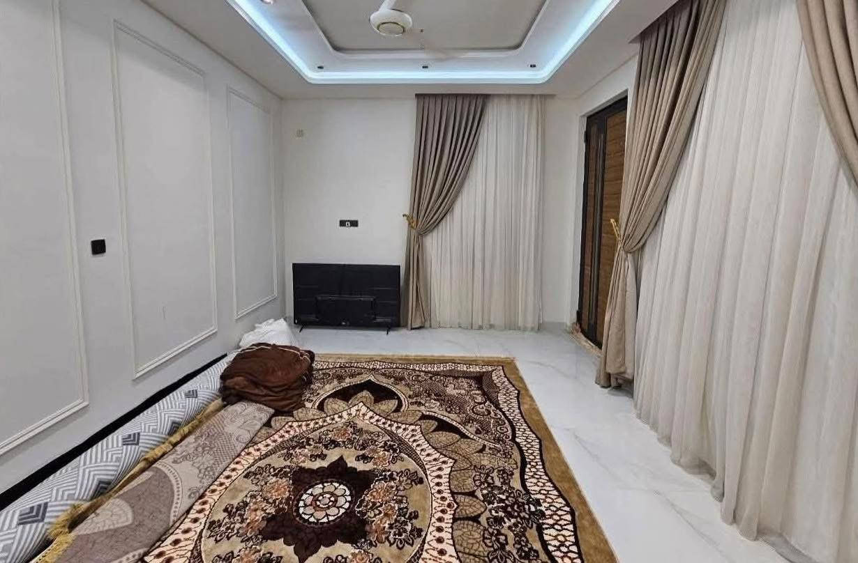 دار للبيع_بستان_آل_سعودي_بناء_2025_نقل_أسهم تفاصيل العقار: مساحته 240 متر مربع طابق واحد بناء حديث 2024 شغل درجة أولى وموقع جيد، غرف نوم عدد2 وبراني ومطبخ وصالة ومجمع صحيات عدد2 وطارمة كبيرة. #المشتري_أسمه_يدخل_في_الطابو وموقع_العقار جيد. لمعرفة السعر علق بكلمة (تم)  او الاتصال عبر رقم 📲*********** رقم الإعلان (338) للاستفسار اكثر مراجعة المكتب  مكتب السيادة للعقارات  *********** عنوان المكتب 📍حي الحسين شارع الاربع سايدات مجاور مصرف الجنوب #السماوة #العراق🇮🇶 #تصميم_داخلي 
