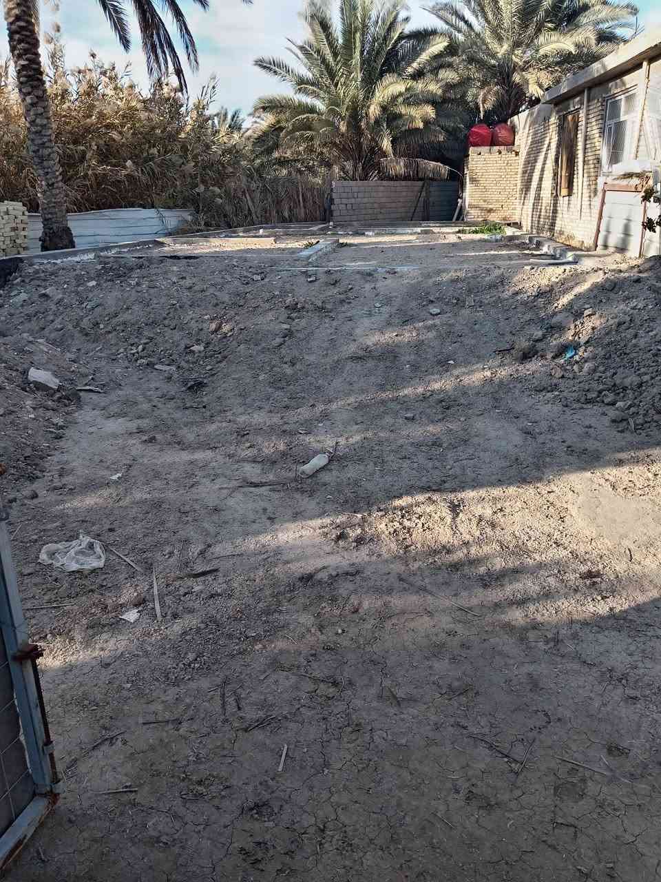 اللهم صل على محمد وآل محمد 
قطعه مسيجه للبيع المساحة اكثر من 200متر الموقع جداً مرتب كربلاء طويريج نفس فرع مدرسة المستقبل الاهلية
للاستفسار اكثر مراجعة مكتب ابو فهد في حي الجمعيه مجاور باب مجمع الملاعب او الاتصال على الرقم ابو فهد ***********
***********
