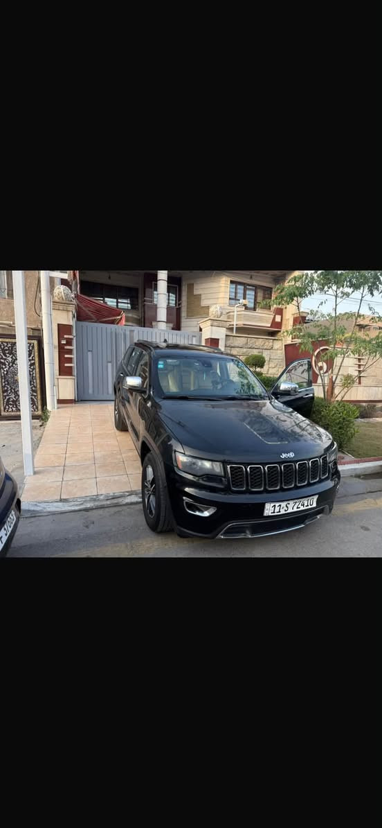 السلام عليكم للبيع جيب 2020
شيروكي فول مواصفات 
رقم بغداد باسمي 
ماشيه 77 الف حادثه بنيد و جاملغ
فقط قطعتين بيهه السياره
كير محرك مكفول 
مكينه 3600

فتحة سقف بانوراما

شاشه كبيره

كشنات جلد+تدفئه 

كشن كهرباء

تشغيل عن  بعد

صندوق كهرباء

حساس خلفي + كامره دواره

رادار جانبي + خلفي +توقف ذاتي

قطعتين تبريد

بعد بيها هواي مواصفات..
السعر 220 وبيهه مجال 
صور الحادث داخل المنشور 
الاستفسار الاتصال ***********
اني مكلف بل نشر هذا رقم صاحب السياره 

مكاني بغداد ، الحريه
