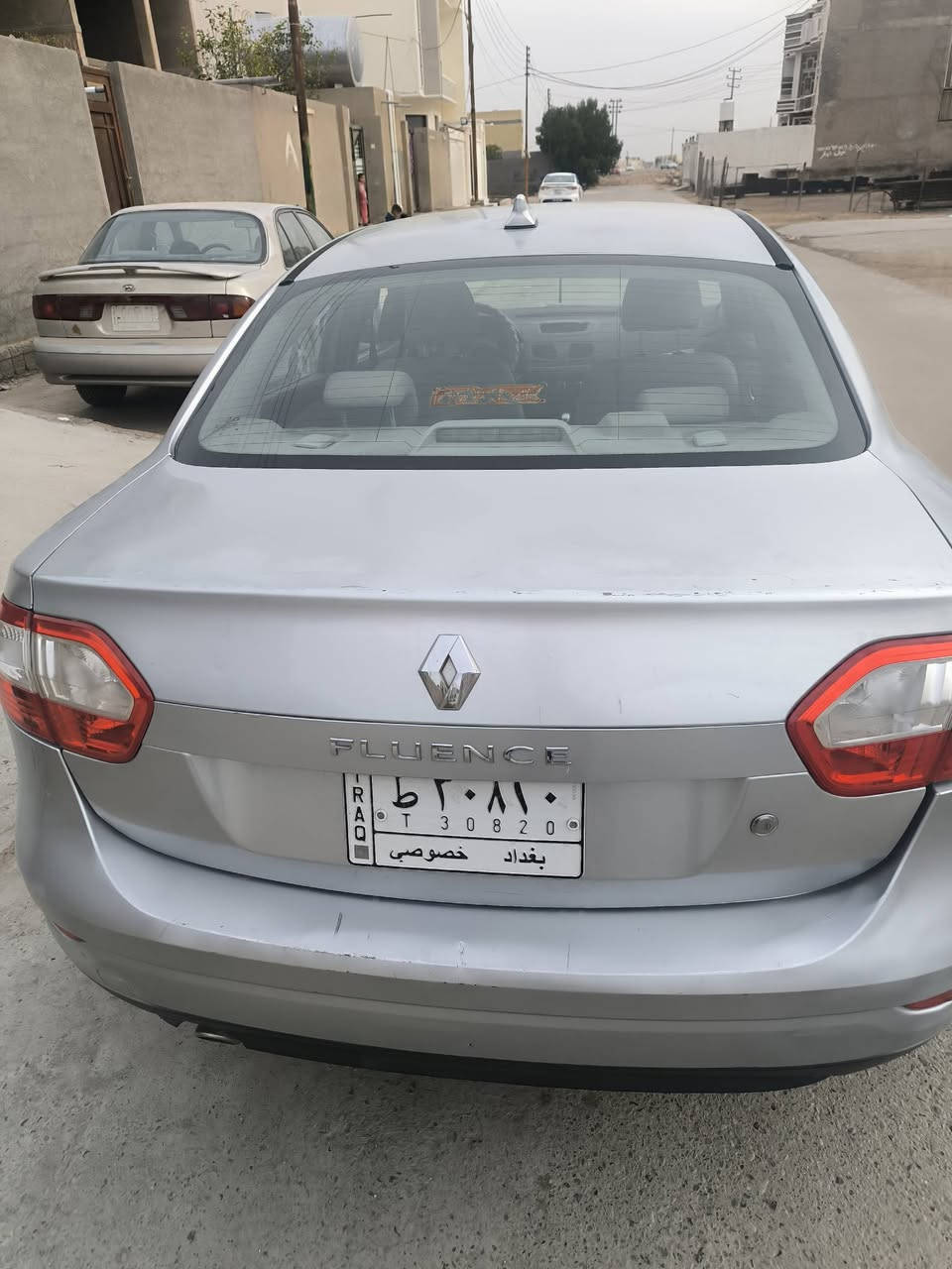 سلام عليكم للبيع رينو موديل 2016
رقم بغداد تحويل مباشر 
السياره حلوه ونظيفه بيه طخه ب الباب والجاملخ موضح بصوره 
سعرها 70وبيه مجال مكان السياره الانبار فلوجة 
***********
