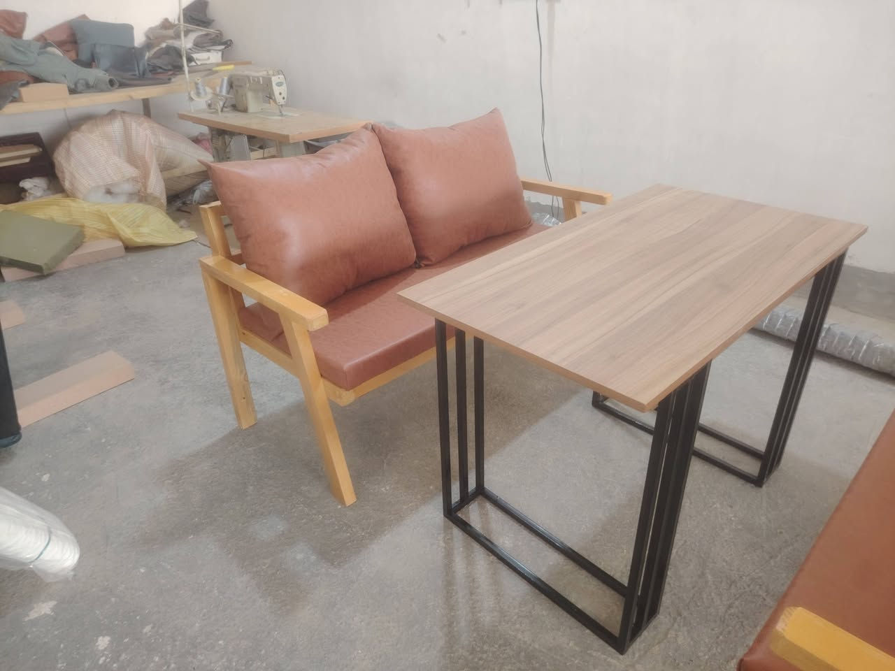 من ورشة العمل تم تجهيز جلسات مطعم + طاولات وسطية
للتواصل معنا/ ***********
