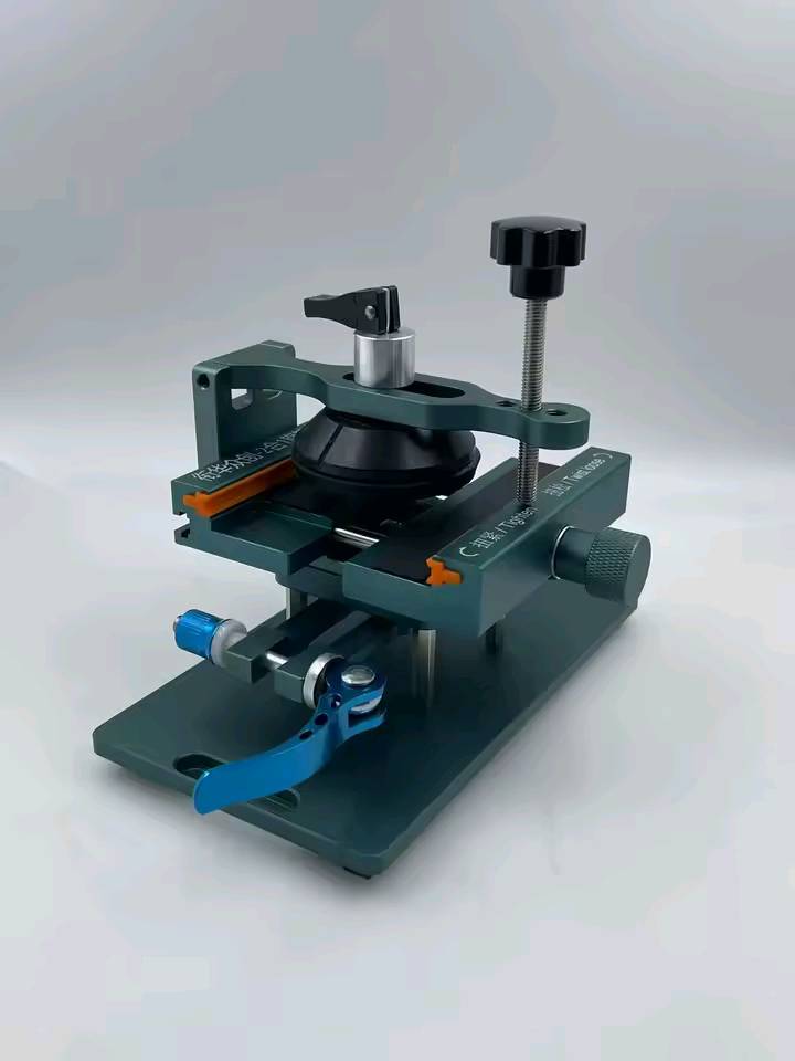 عندي قطعة تثبيت معدنية متعددة الاستخدامات مفيدة لأعمال الورشة أو المشاريع اليدوية. التصميم متين وسهل الاستخدام لتسهيل التثبيت بأمان. إذا كان عندك استفسار أو تحتاج معلومات إضافية، تواصل وياي!