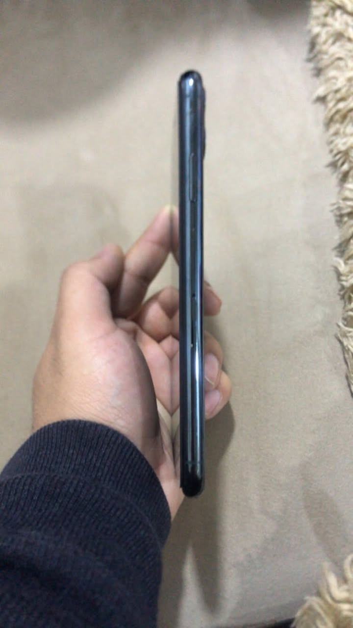 موصل / ايسر
لون الجهاز زيتوني 
بطاريه 96
التخزين 256
دبل سيم 
الجهاز مامفتوح شرط مابيه شخطه 
كلشي وكاله شرط كله اصلي 
وياه شاحن كامل 
رجاء الجاد يجي والشراي 
السعر 470 وبي مجال للشراي 
رقم الواتساب (***********)
